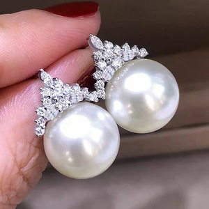 Orecchini a Perno con Corona Lucida per Donne, Eleganti Orecchini da Indossare Quotidianamente e per Feste, Gioielli alla Moda - Product Image 5