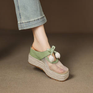 Mules en paille tressée à semelle épaisse, à talon haut, respirantes, polyvalentes, avec bride à nœud pivoine et bout carré - Product Image 6