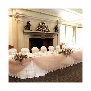 로맨틱하고 기억에 남는 웨딩 장식을위한 결혼식 아름다운 테이블 스커트 디자인
