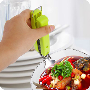 Pinces à vaisselle anti-brûlure en acier inoxydable avec embout en silicone pour la cuisson à la vapeur, usage domestique - Product Image 1