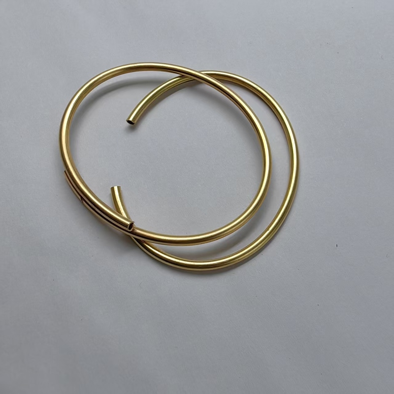 Baolufa 18K Gold Nail Style Studded