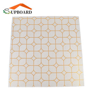 Diseños <span class=keywords><strong>de</strong></span> Techo <span class=keywords><strong>de</strong></span> Yeso Laminado <span class=keywords><strong>de</strong></span> PVC Dorado <span class=keywords><strong>de</strong></span> 600x600 para Uso Industrial - Product Image 1