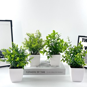 Planta Artificial de Eucalipto en Maceta Jinhe de 18 cm, Decoración Verde para Interiores, Mini Planta de Plástico para Escritorio - Product Image 2