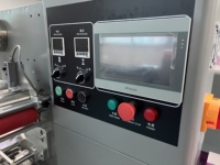 Machine d'emballage à haute vitesse pour couches pour bébés, couches pour adultes, serviettes hygiéniques, lingettes humides et articles hôteliers