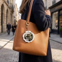 Miroir de maquillage de poche en plastique en forme de pétale de coquillage avec chaîne, logo personnalisé, mini miroir cosmétique portable pour les voyages et l'usage quotidien