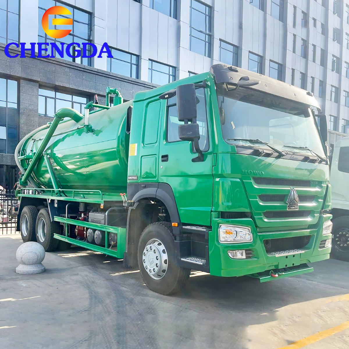 Высококачественный грузовик Sinotruck Howo 4x2 для всасывания сточных вод для продажи