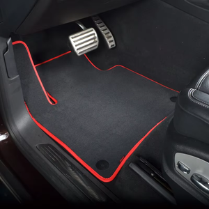 Alfombrillas de Lujo para Auto, Juego Completo de Nylon Afelpado, Color Negro, Impermeables, Antipolvo y Antideslizantes para 911 - Product Image 1