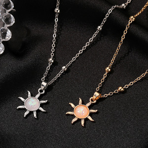 Squisita Collana con Pendente a Girasole in Opale per Donne, Gioiello di Moda che Esalta il Temperamento ed è Esteticamente Gradevole - Product Image 4