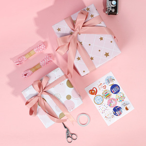 Papier cadeau rose romantique, grand rouleau, pour la Saint-Valentin, anniversaire, artisanat - Product Image 3