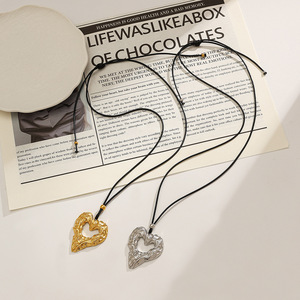 Collar con Colgante de Corazón de Acero Inoxidable, Chapado en Oro de 18k, Ajustable, para Uso Casual - Product Image 3