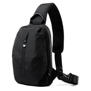 MOYYI 새로운 디자인 도매 방수 Crossbody 치트 가방 남자 가방 여행 스포츠 로고 가슴 가방