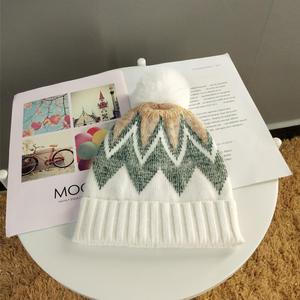 Bonnet chaud d'hiver tricoté épais et ondulé <span class=keywords><strong>en</strong></span> <span class=keywords><strong>fausse</strong></span> <span class=keywords><strong>fourrure</strong></span> avec pompon <span class=keywords><strong>en</strong></span> poils de lapin pour la course à pied et le sport - Product Image 5