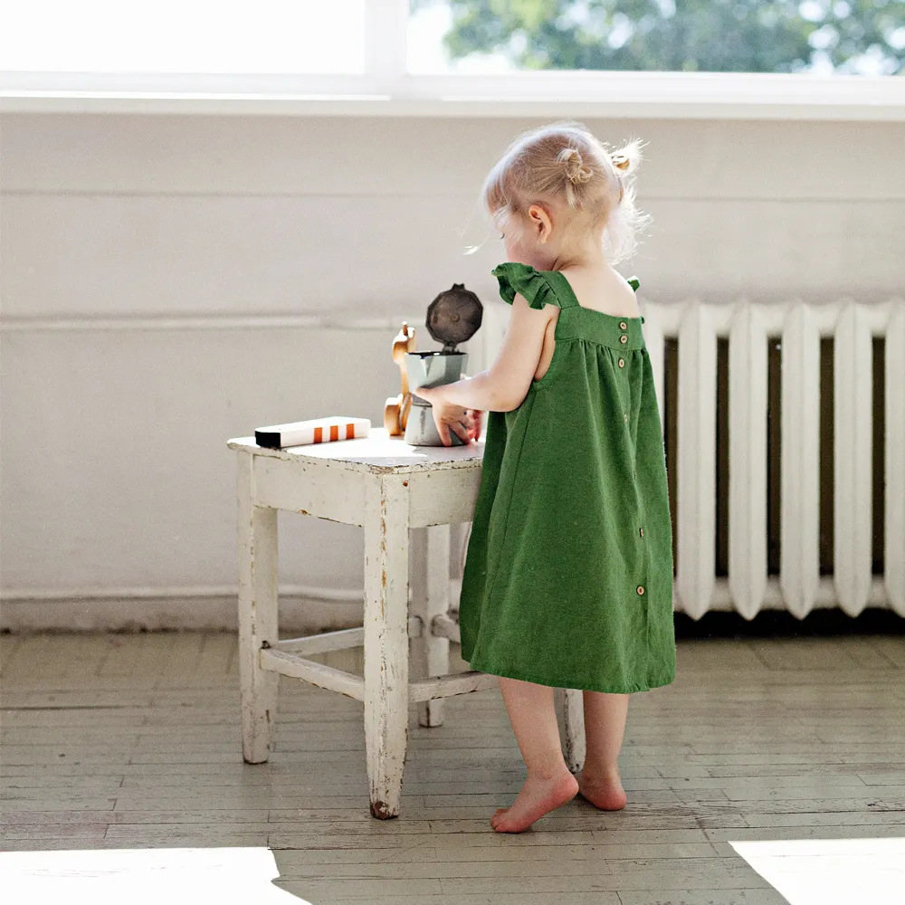 Kleine Baby Mädchen Leinen gekräuselt Schürze Schürze zurück Knopf Blumen mädchen Kleid RTS Kinder Kleider für Mädchen