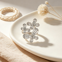 Luxuriöser Wasserdichter Doppel-Schmetterling Offener Ring Konischer Baguette Zirkonia Verstellbarer Messing Fingerring für Hochzeiten