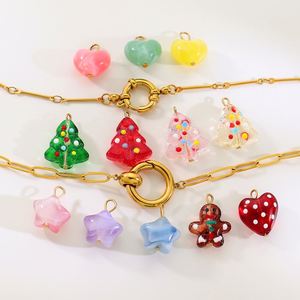 Pendentif Cœur de Jésus en Acier Inoxydable Plaqué Or 18K, Mignon, Exclusif pour Femmes, Production Interne, Placage Anti-Décapage, Ajustement Universel - Product Image 4