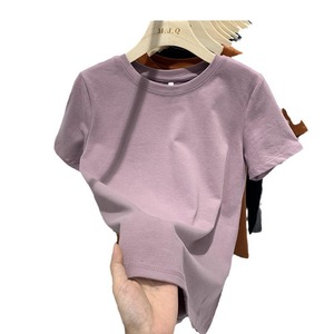 Venta al por mayor <span class=keywords><strong>de</strong></span> fábrica <span class=keywords><strong>de</strong></span> camisetas <span class=keywords><strong>de</strong></span> cuello redondo para mujer, <span class=keywords><strong>de</strong></span> alta calidad, estilo veraniego, a la moda, holgadas, cómodas y <span class=keywords><strong>de</strong></span> color liso. - Product Image 6