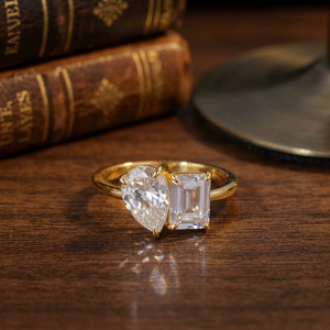 Bague de fiançailles unisexe en or jaune 925 et argent, sertie d'un diamant de laboratoire VVS taille émeraude de 5,7 carats, personnalisée par Jenime - Product Image 4