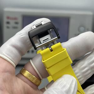 Reloj Deportivo para Hombre RM35-01, Diseño Ligero de Fibra de Carbono, Correa de Goma Amarilla, Mecánico Automático, Esqueletizado, Gran Venta - Product Image 4