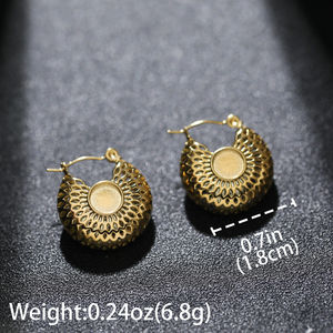 Boucles d'oreilles tendance géométriques en acier inoxydable plaqué or 18 carats imperméables personnalisées à la mode - Product Image 6