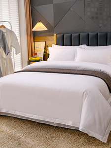 Ensemble <span class=keywords><strong>de</strong></span> draps <span class=keywords><strong>de</strong></span> <span class=keywords><strong>lit</strong></span> 4 pièces pour hôtel, doux, sans plis, couleur unie, style simple, lavable en machine, taille Queen - Product Image 1