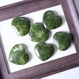 Coraos de Jade Verde Natural al por Mayor, Coraos de Cristal de Jade Verde Pulido para Manualidades Decorativas - Product Image 4