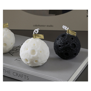Bougie parfumée artisanale de luxe AIKUN, en forme de lune noire et blanche, relaxante, en cire de soja, huile parfumée - Product Image 6