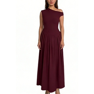 เดรสยาวคอไม่สมมาตรสำหรับผู้หญิง กระโปรงจีบแบบไม่มีแขน สไตล์มินิมอลทันสมัย ชุดเดรสแฟชั่น - Product Image 3