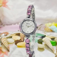 Nuevo reloj de pulsera con incrustaciones de diamantes para mujer, estilo retro, resistente al agua, de alta gama, estilo exclusivo.
