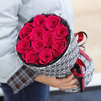 Bouquet de roses éternelles en gros, en seau, avec ruban, cadeau de luxe pour la Saint-Valentin, la remise des diplômes, le Nouvel An