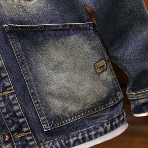 Proveedor Mayorista de Chaquetas de Mezclilla Azul para Hombre, con Botones al Frente, Bolsillos con Parches, Ropa Casual, de Trabajo y para el Día a Día - Product Image 3