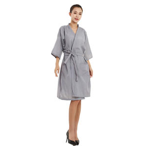 Barbiere impermeabile logo personalizzato poliestere cliente di bellezza kimono parrucchiere spa abito da parrucchiere parrucchiere - Product Image 4