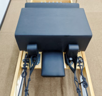 Reformer Pilates demi-tourneur en bois de chêne de qualité supérieure avec ressorts réglables et revêtement en cuir pour studio et salle de sport – Vente en gros