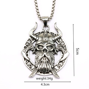 Collar de hombre de acero inoxidable con colgante de calavera vikinga y runas de Yunnique, medallón de Odín, para regalo, joyería de moda. - Product Image 5