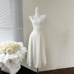 Abito Lungo Rosso con Scollo a O e Spalline, Stile Vintage Antistatico a Linea A per Donne, Nuovo Stile Francese di Nicchia di Alta Gamma 2024 - Product Image 5