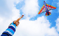 Cerfs-volants pour enfants en gros avec cadre en fibre de verre et ligne de 30 m