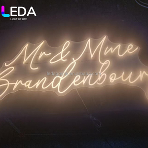 LEDA Fabricant – Lettres lumineuses acryliques très demandées « Will You Marry Me » – Néons LED pour mariage et fête - Product Image 1