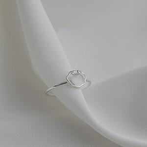 Ruyi Peace Lock Ring For Women Geometric Shape Bezel Setting Gift Jewelry - Product Image 3