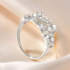 Anillo de Compromiso con Corona de Circonitas Transparentes 5A de Corte Redondo, Diseño de Enredadera, para Mujer, Estilo Reina de Quinceañera, 15 Años, Amor, Aniversario - Product Image 3