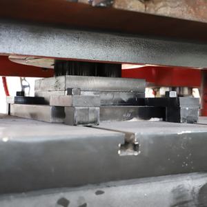 บล็อกเลียเกลือ400ตันสี่คอลัมน์แบบกดไฮดรอลิกบล็อกการเลียเกลือของสัตว์ - Product Image 3