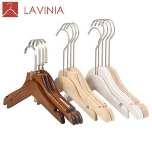 <span class=keywords><strong>LAVINIA</strong></span> Appendiabiti in Legno Personalizzati per Bambini con Logo Stampato Inciso, Clip e Intaglio per Spalle - Product Image 1