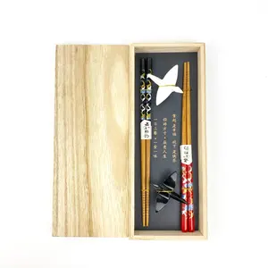 New Design Wooden Gift Box Natural Bamboo Crane Pattern Chopsticks And Melamine Holder Present Set