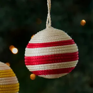 Nuevos diseños Seagrass Christmas Colorful Ball Ornament Set Christmas Tree Decor OEM Embalaje personalizado Hecho en Vietnam Fabricante - Product Image 2