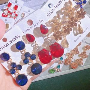 Boucles d'oreilles tendance pour femme en alliage de cuivre plaqué or 18 carats, avec strass en cristal et fixation griffe en argent S925, forme crochet - Product Image 5