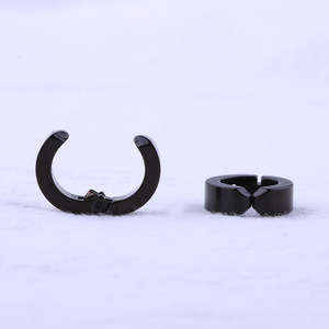 <b>Clip</b>-<b>On</b> <b>Earrings</b> Black Geometric Round Minimalist Style For Men Women Everyday Wear - Product Image 3