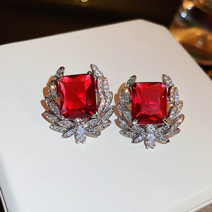 Eleganti Orecchini a Perno Geometrici a Forma di Foglia per Donne, Gioielli Vintage di Lusso a Forma di Fiore - Product Image 2