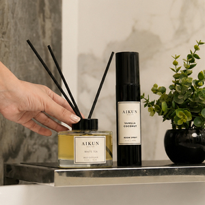 AIKUN OEM Ensemble de luxe personnalisé de bougies parfumées en verre blanc chaud et diffuseur à bâtonnets pour hôtel, villa, salle de bain - Product Image 2