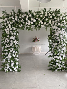 Arco Floreale Rotondo Personalizzato Verde Scuro con Rose di Seta e Amaranto, Decorazione Verde <span class=keywords><strong>Colorata</strong></span> - Product Image 3