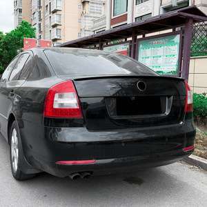 สปอยเลอร์หลังรถยนต์ Skoda Octavia Mk2 ปี 2004-2012 สีดำเงา ลายคาร์บอนไฟเบอร์ วัสดุ ABS ทรง Ducktail - Product Image 1