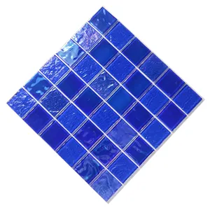 Mosaico de vidro iridescente azul por atacado, mosaico de vidro colorido para decoração de piscina ou banheiro