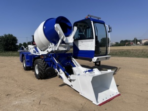 Self Loading Concrete <strong>Mixer</strong> <strong>Truck</strong> for Road Construction <strong>Heavy</strong> Duty Mixing Equipment for Pavement Projects - Product Image 6